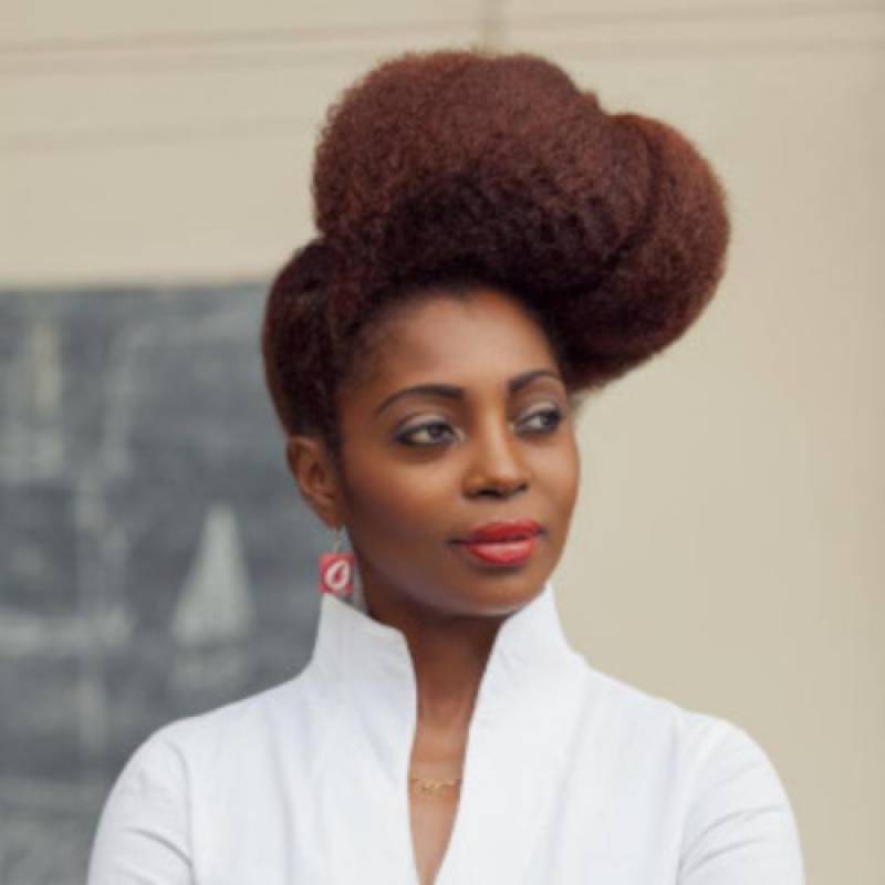 Nathalie EDIMO, CEO de THE NATURAL WORLD, une dirigeante engagée pour la promotion des cheveux naturels