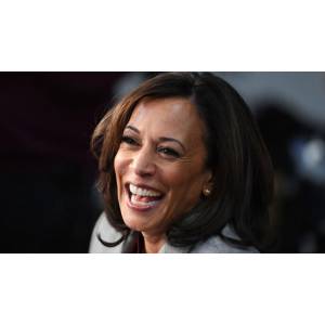 Qui est Kamala Harris, première femme, première femme noire, et première femme d'origine indienne  Vice-Présidente des Etats-Unis?