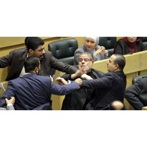 En Jordanie, un débat au Parlement sur l’égalité hommes-femmes finit en bagarre