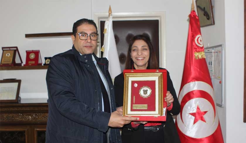 Najet JAOUADI, la briseuse de plafond de verre devient la première femme Directrice Générale de la Douane en Tunisie.