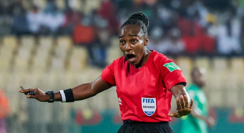 Football: la Rwandaise Salima Mukansanga première africaine arbitre en Coupe du monde