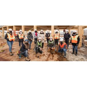 Du jamais vu : 25 % de femmes sur un chantier de construction à Longueuil ! 
