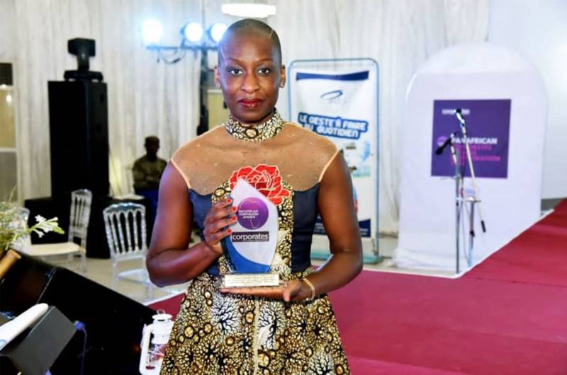 Maryse LOKOSSOU, Directrice de Cabinet du Président de la Banque Ouest Africaine de Développement, lauréate du prix Panafrican Corporates Awards du Leadership Féminin et de l’Innovation 2022 