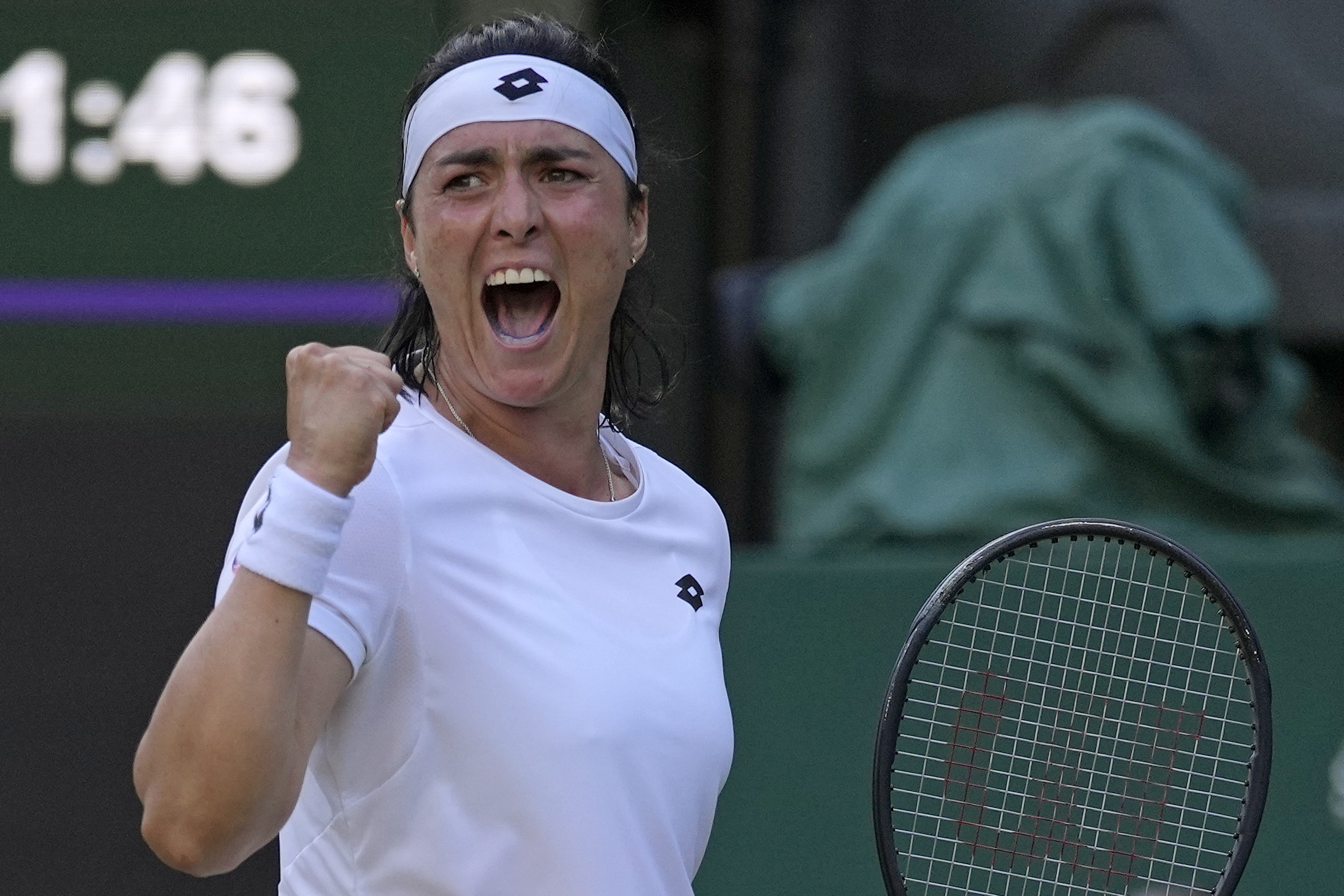 Tennis : la Tunisienne Ons Jabeur reçoit la médaille du mérite des mains du président Kaïs Saïed