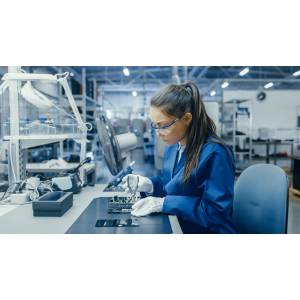 Pourquoi les femmes ingénieures sont-elles toujours aussi peu nombreuses en 2023 ?