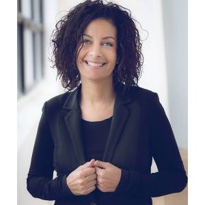 DOMINIQUE ANGLADE NOMMÉE PROFESSEURE ASSOCIÉE ET COLEADER À LA DIRECTION DE LA TRANSITION DURABLE