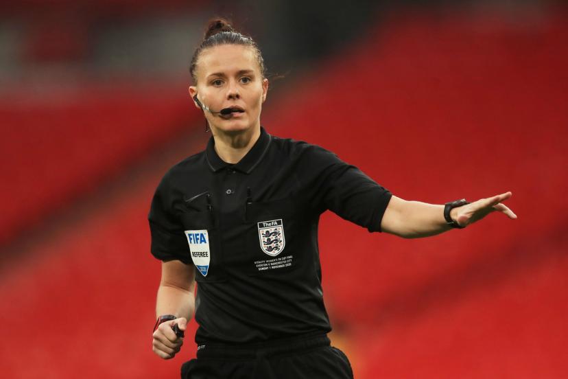 Premier League : pour la première fois, une femme nommée en tant que 4e arbitre