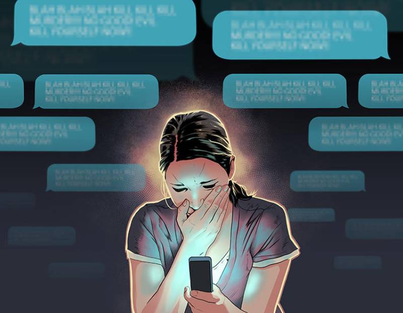 Harcèlement, deepfakes, menaces : la violence numérique réduit les femmes au silence